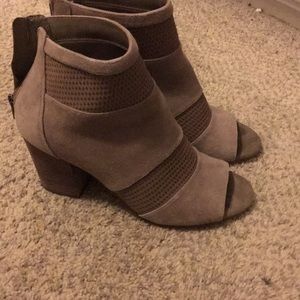 Reba used shoes